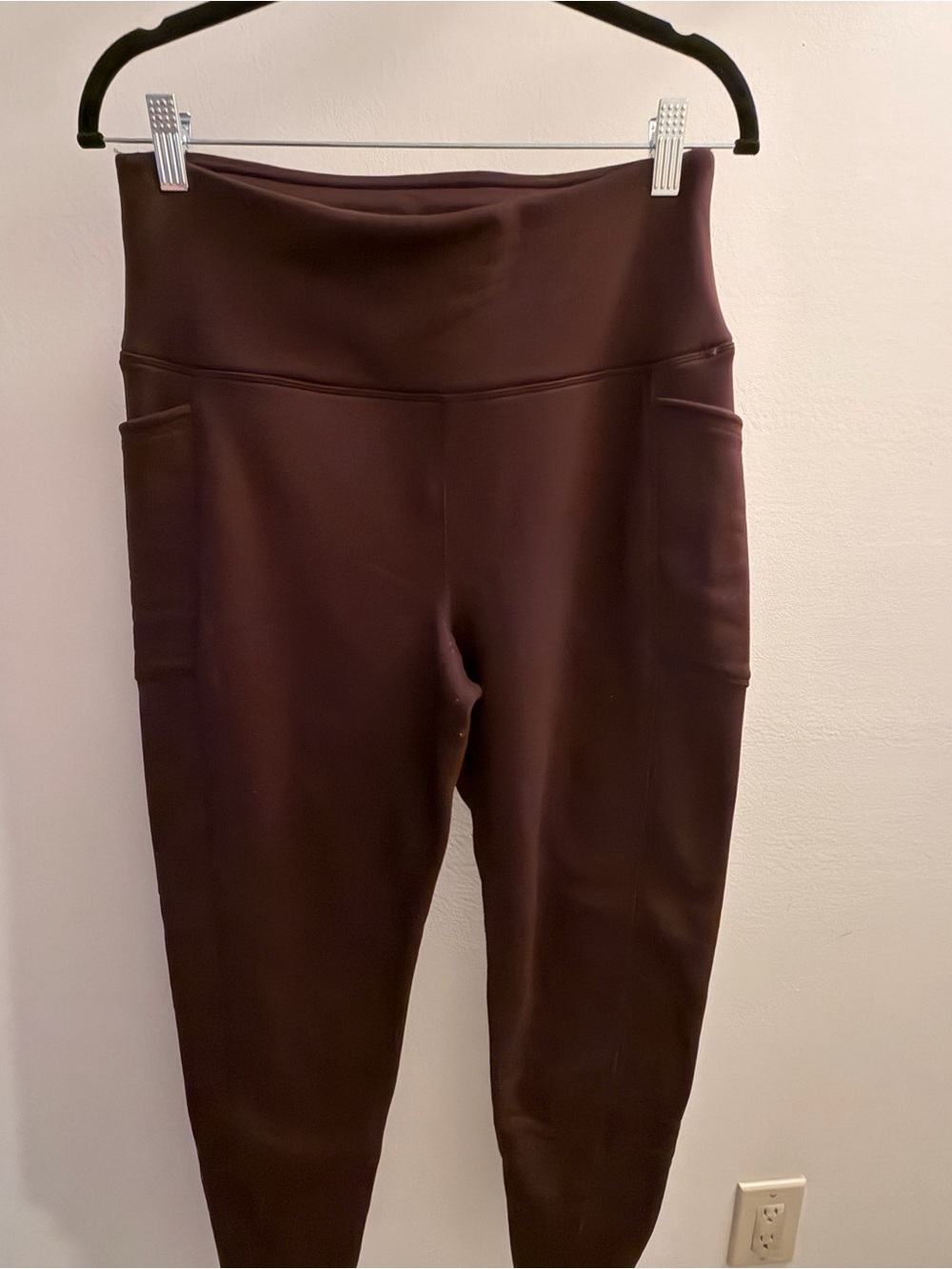 Avalanche High-Waist Pocket Leggings - maroon